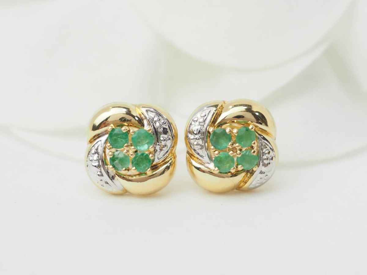 Yellow Gold And Emerald Earrings 