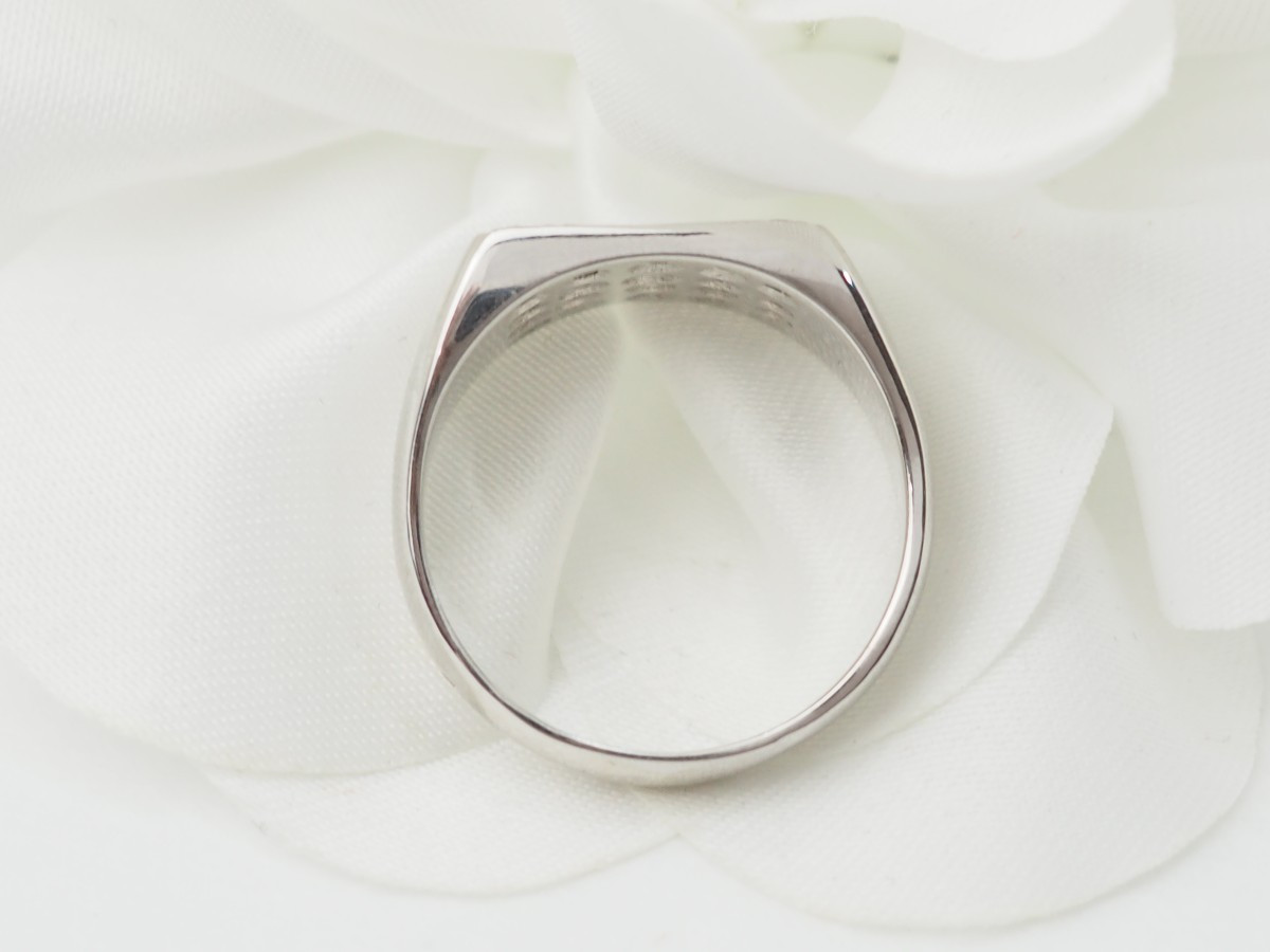 White Gold And Diamond Signet Ring -photo-2