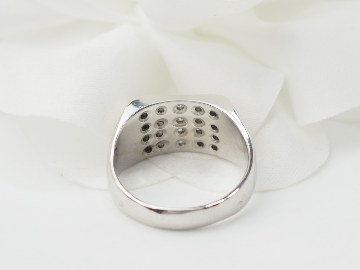 White Gold And Diamond Signet Ring -photo-3