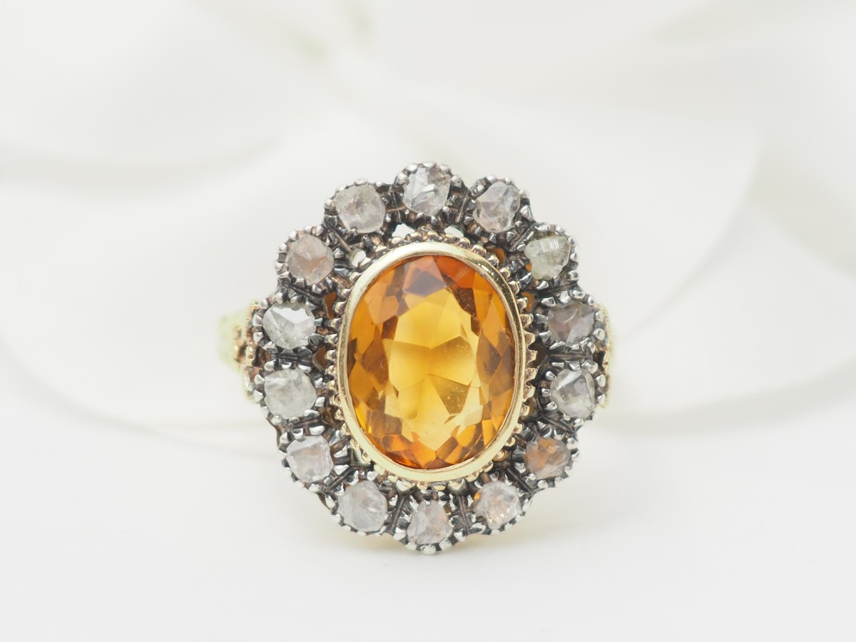 Antique Ring In Yellow Gold, Topaz And Diamonds-photo-2