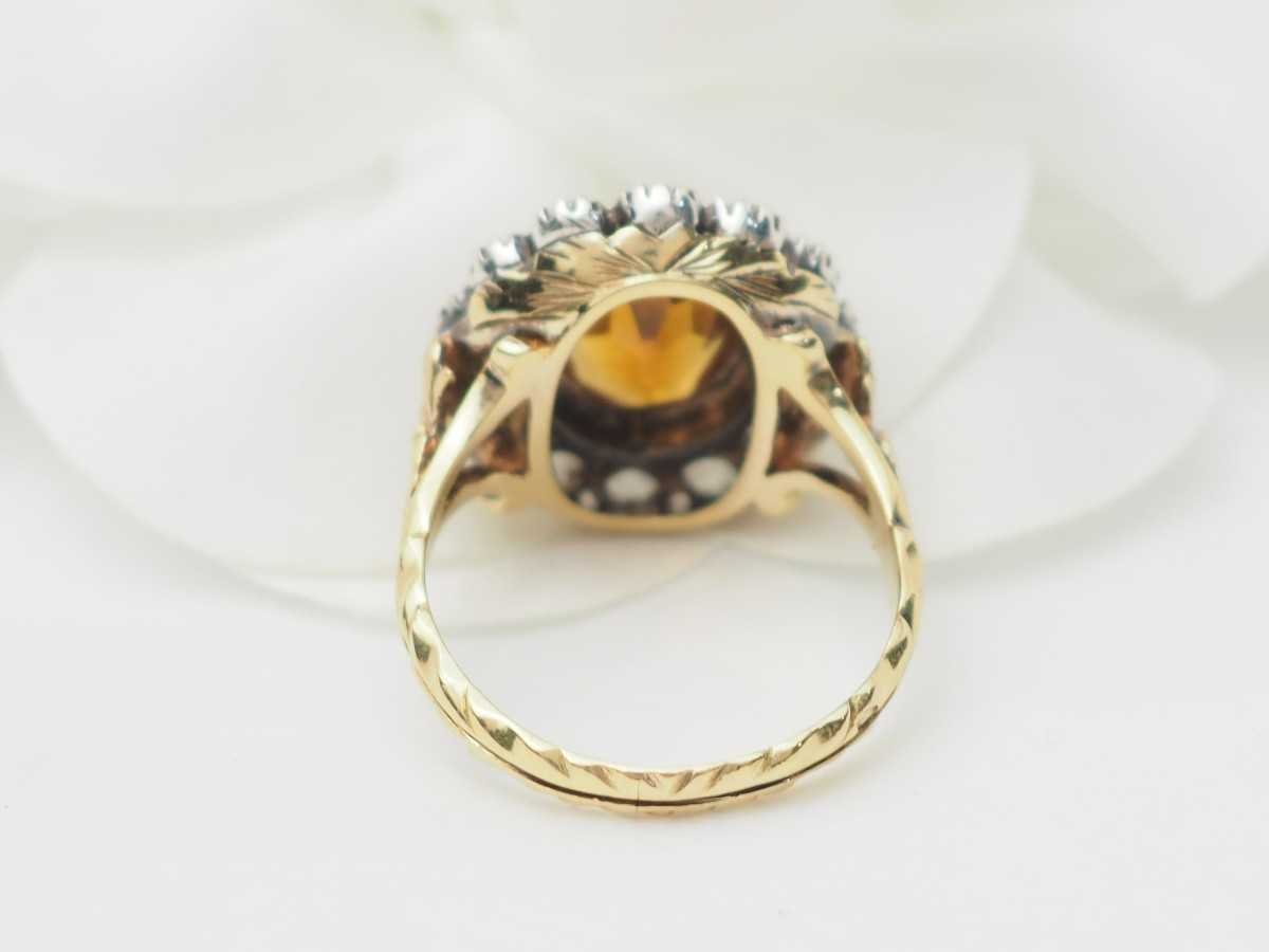 Antique Ring In Yellow Gold, Topaz And Diamonds-photo-2
