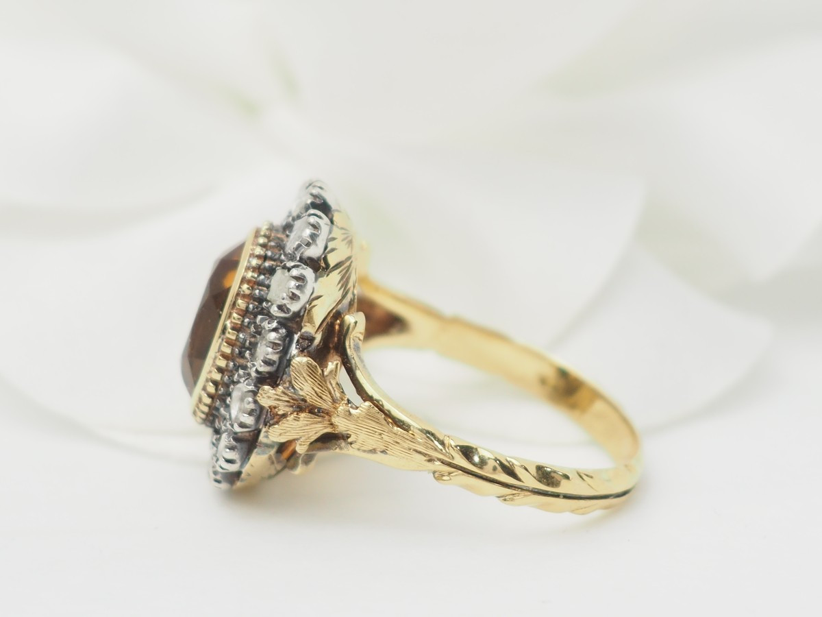Antique Ring In Yellow Gold, Topaz And Diamonds-photo-3