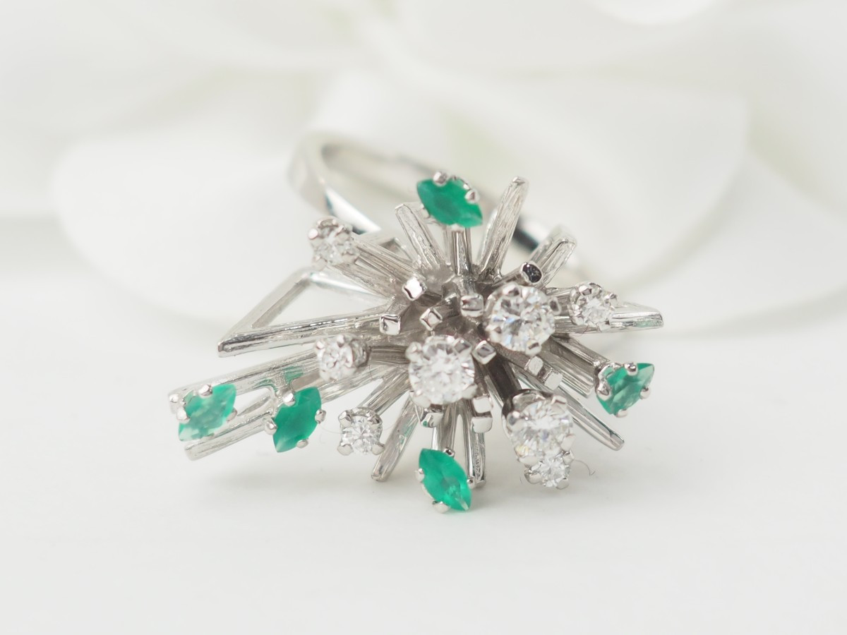 Vintage Ring In White Gold, Emeralds And Diamonds -photo-4