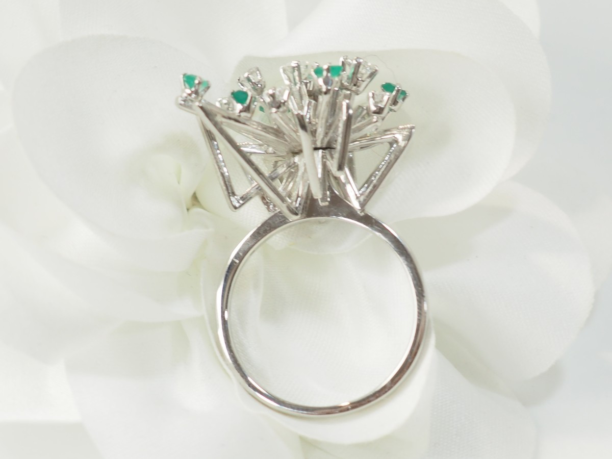 Vintage Ring In White Gold, Emeralds And Diamonds -photo-1
