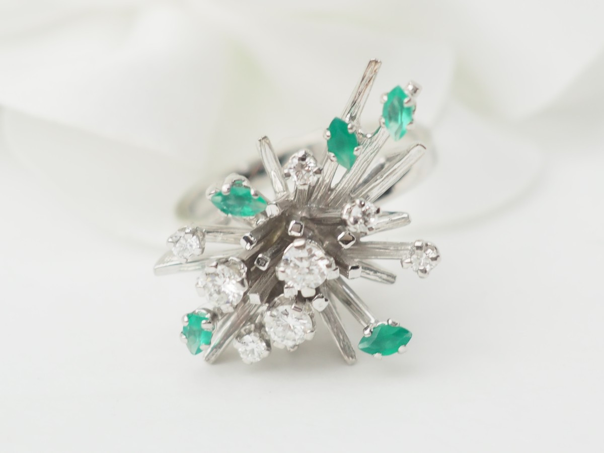Vintage Ring In White Gold, Emeralds And Diamonds -photo-3