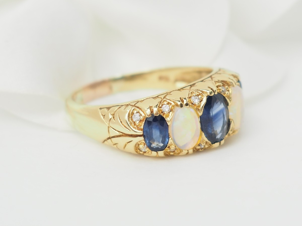 Bague jarretière en or jaune, saphirs et pierres de lune-photo-4