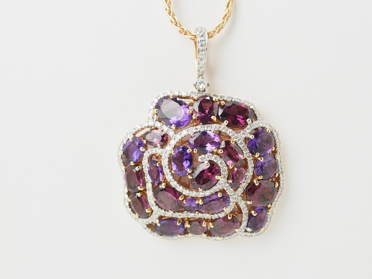 Rose Gold Flower Pendant Necklace With Gemstones And Diamonds-photo-3