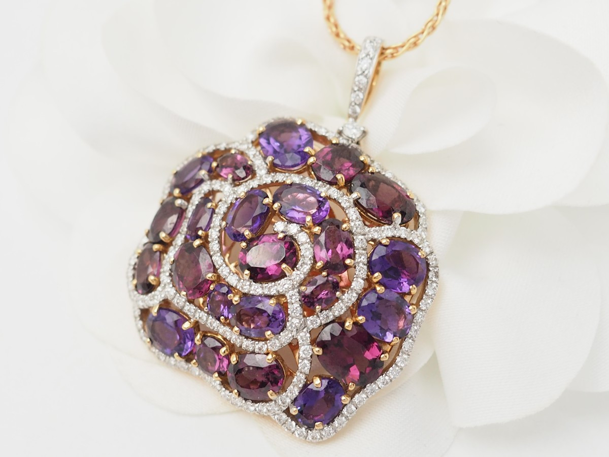 Rose Gold Flower Pendant Necklace With Gemstones And Diamonds-photo-1