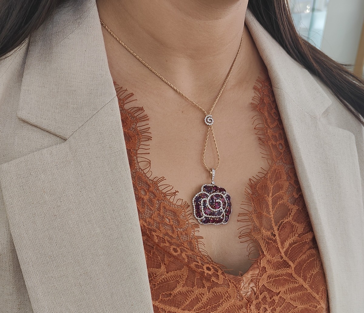 Rose Gold Flower Pendant Necklace With Gemstones And Diamonds-photo-8
