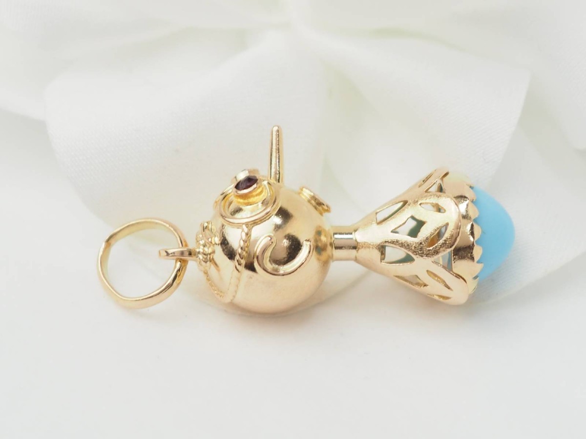 Pendentif breloque figurine en or jaune-photo-1