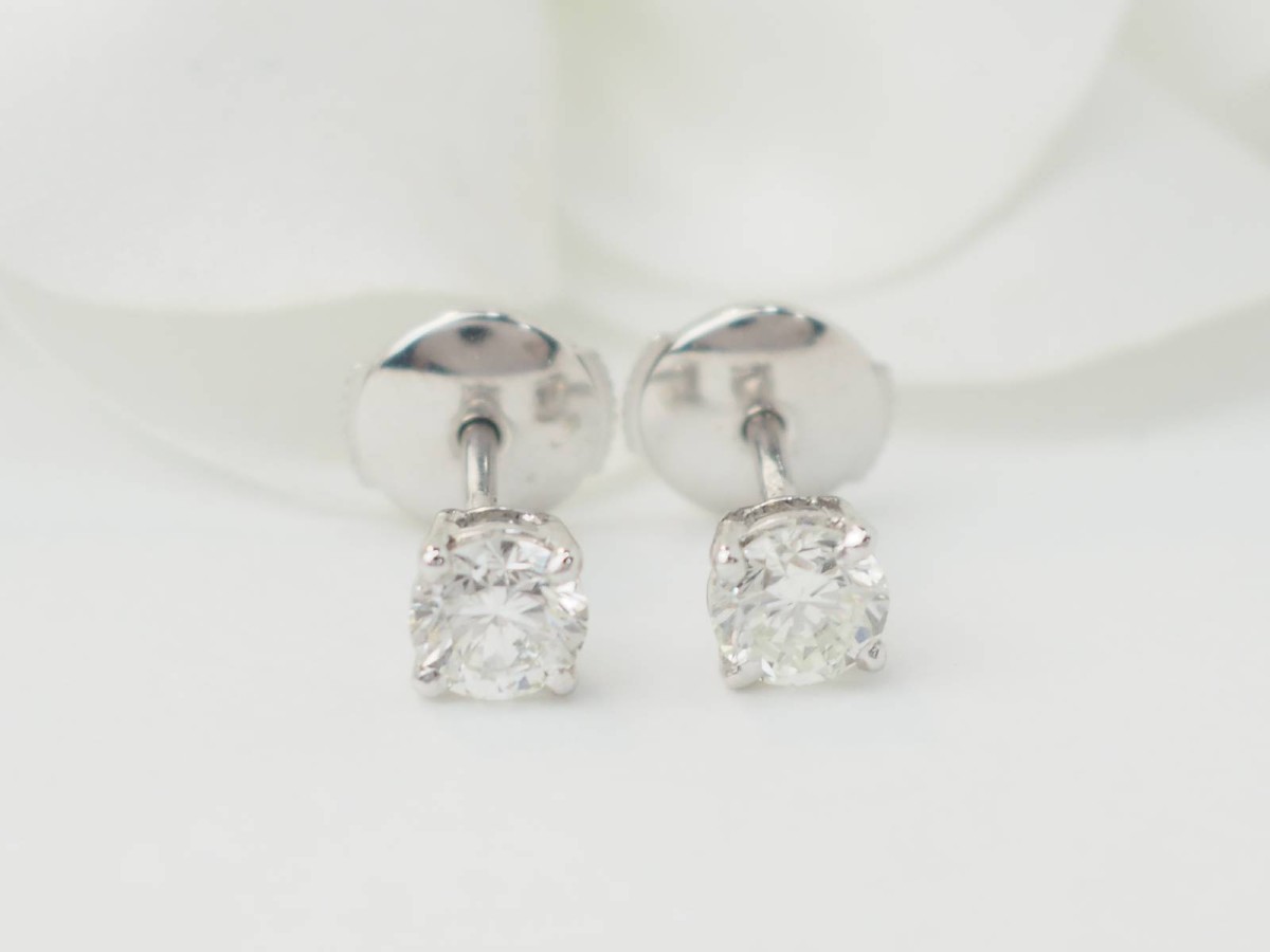 White Gold And Diamond Stud Earrings 