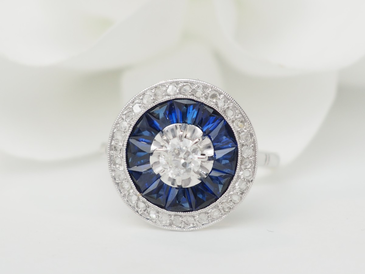 Art Deco Ring In White Gold, Sapphires And Diamonds-photo-2