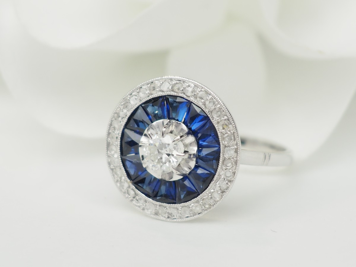 Art Deco Ring In White Gold, Sapphires And Diamonds-photo-2