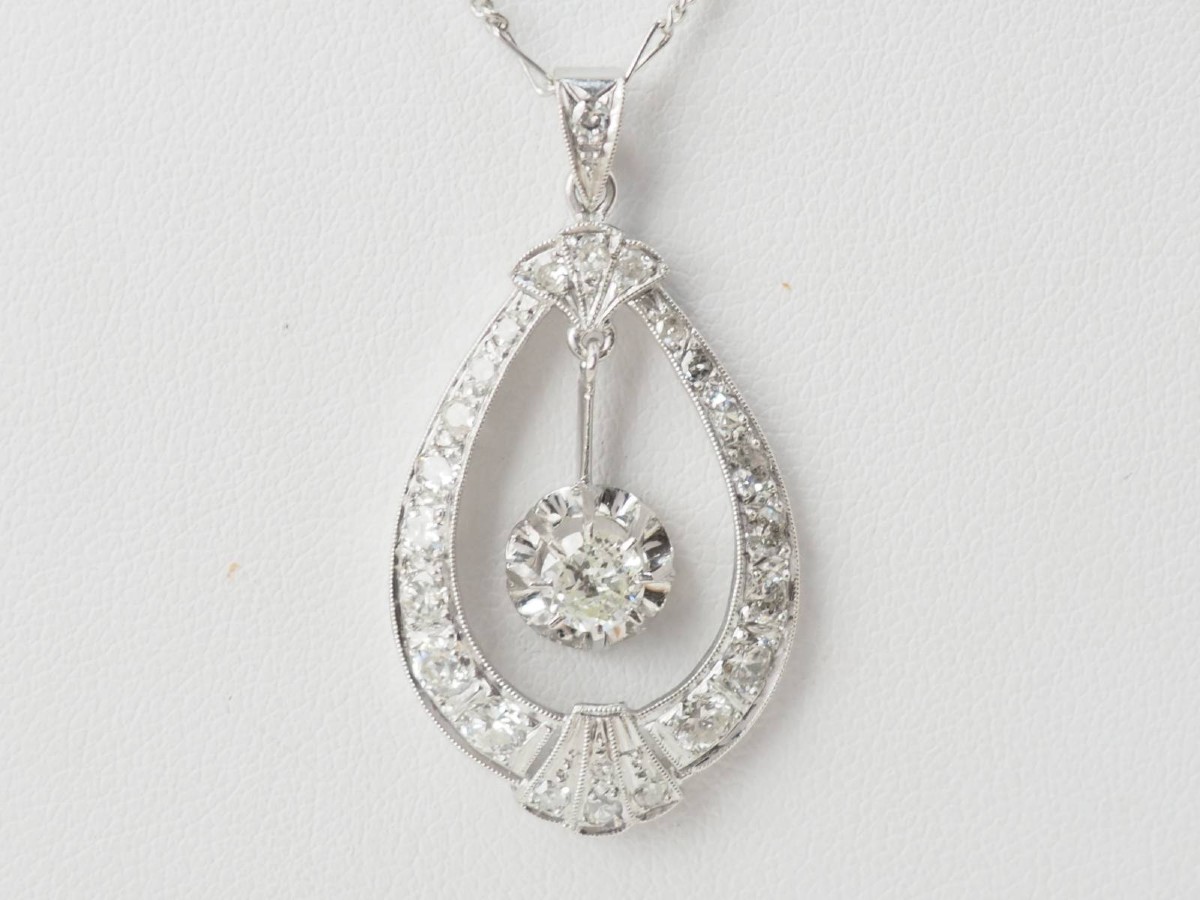 Art Deco Necklace In White Gold And Diamonds-photo-4