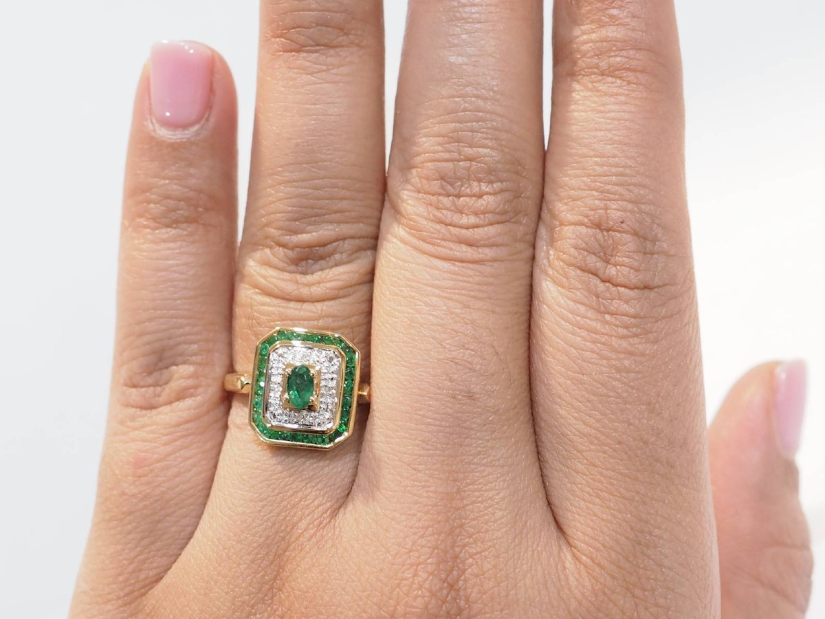 Vintage Ring In Yellow Gold, Emerald And Diamonds-photo-2