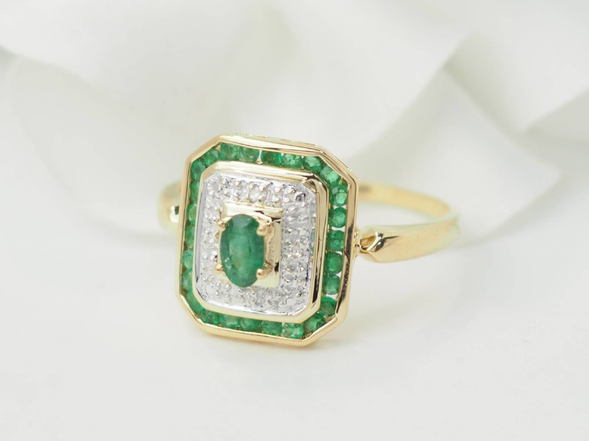 Vintage Ring In Yellow Gold, Emerald And Diamonds-photo-3