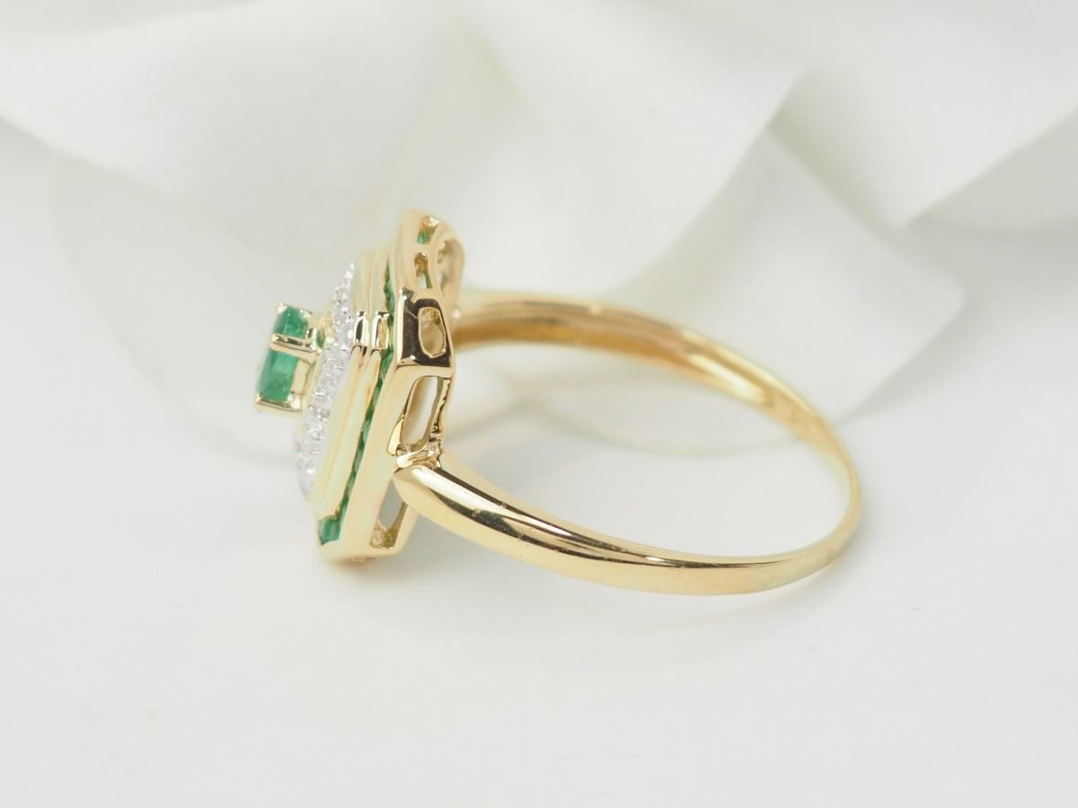 Vintage Ring In Yellow Gold, Emerald And Diamonds-photo-1
