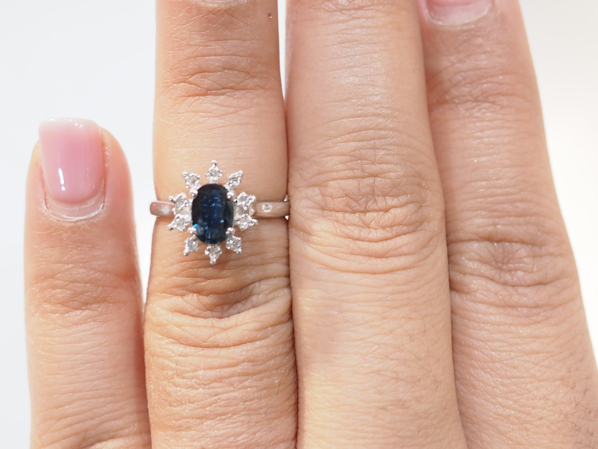 Bague marguerite en or blanc et saphir-photo-2