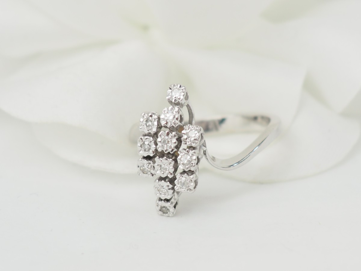 Vintage Ring In White Gold And Diamonds-photo-2
