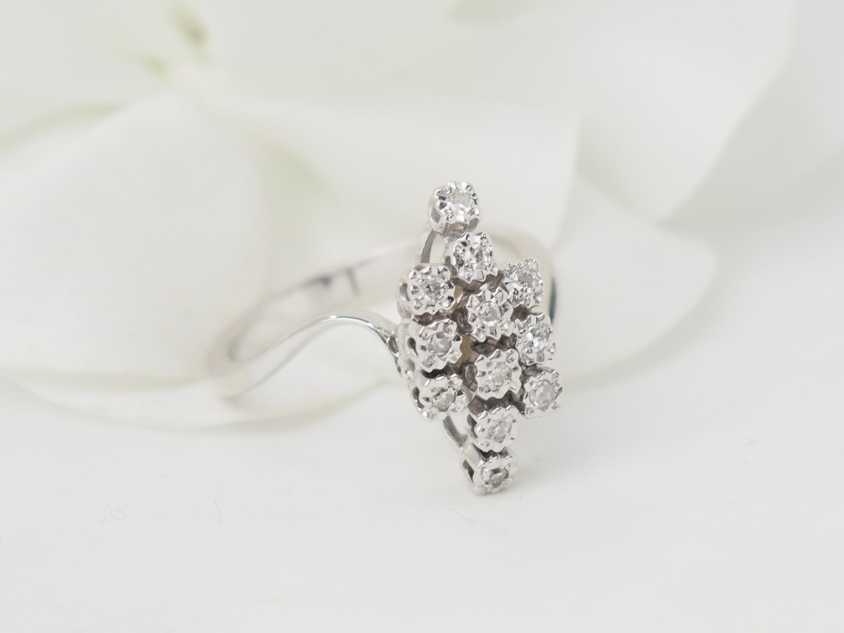 Vintage Ring In White Gold And Diamonds-photo-3