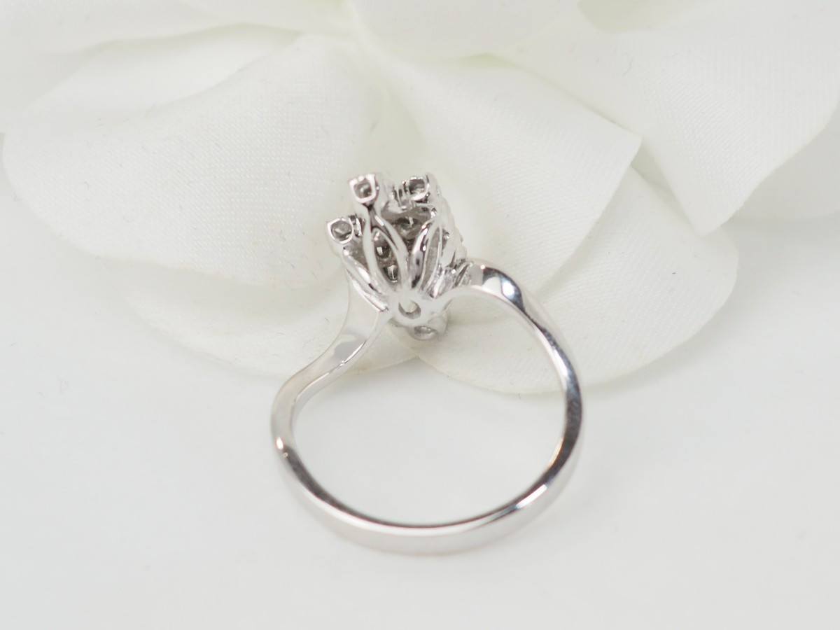 Vintage Ring In White Gold And Diamonds-photo-1