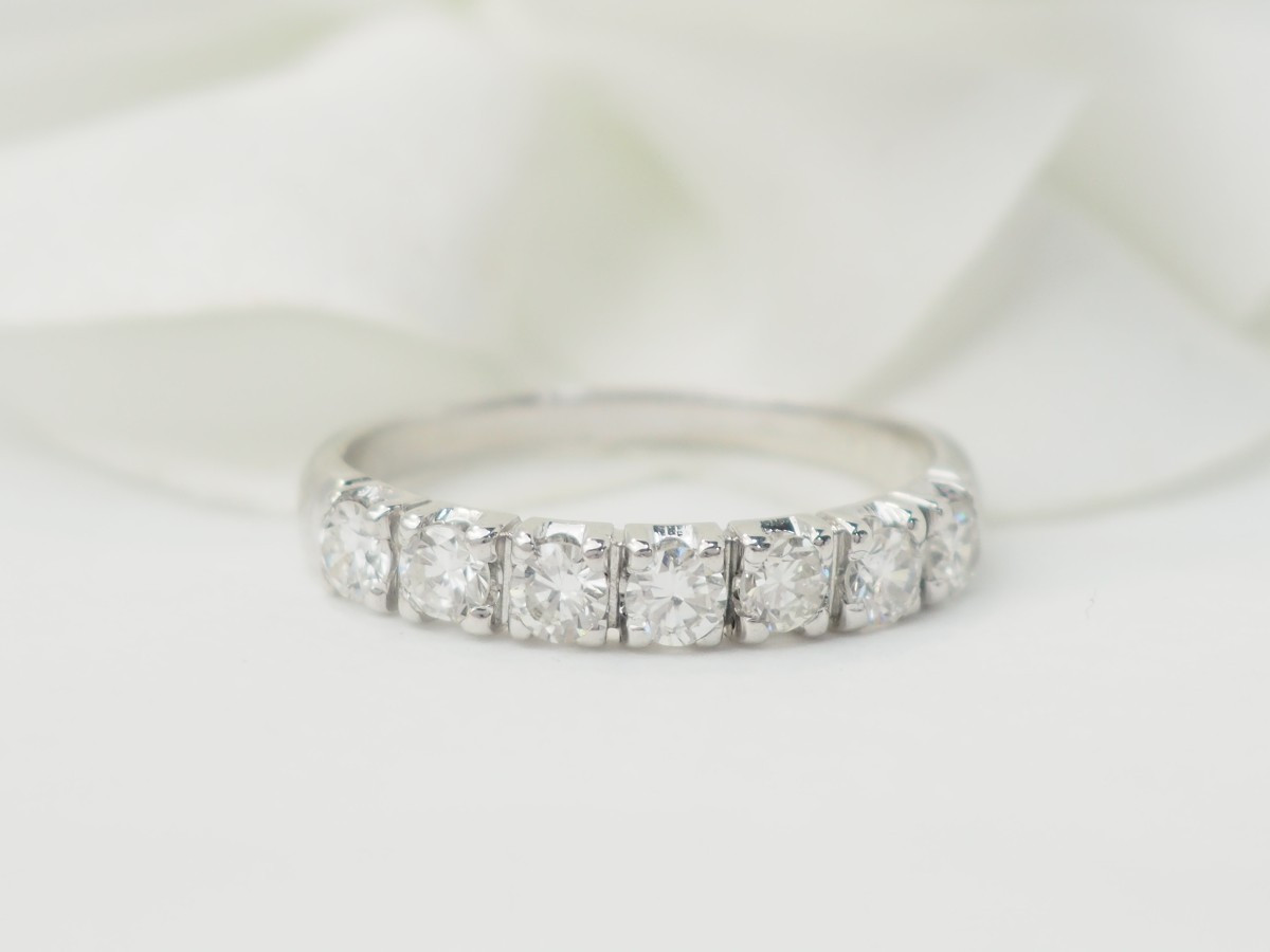 Alliance en or blanc et diamants -photo-4