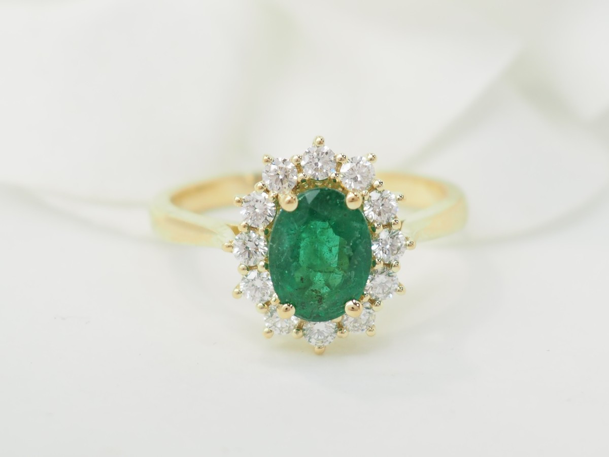 Daisy Ring In Yellow Gold, Emerald And Diamonds-photo-3