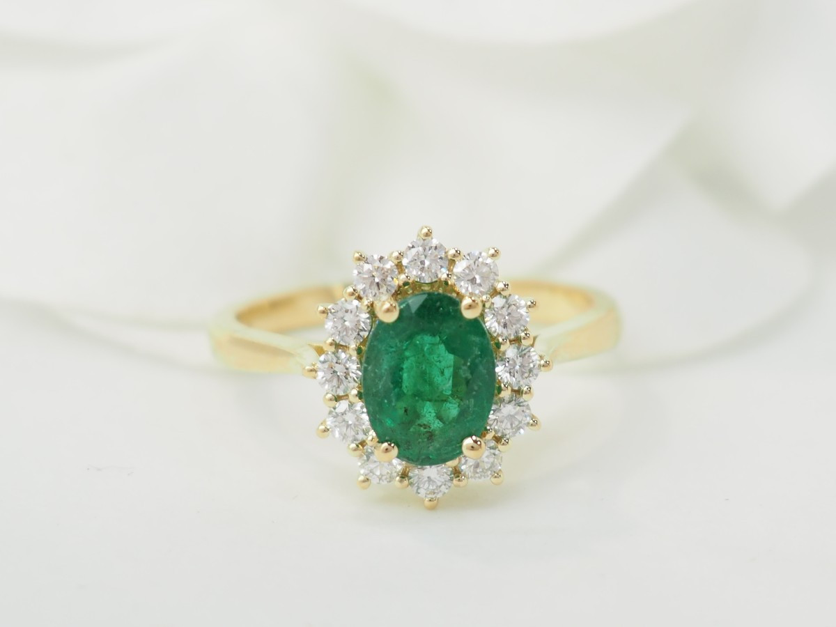 Daisy Ring In Yellow Gold, Emerald And Diamonds