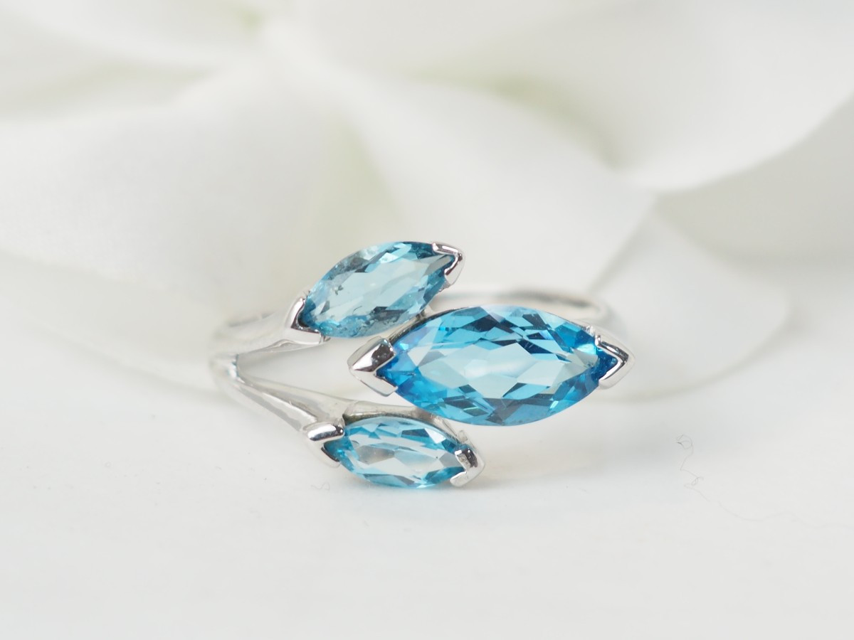 White Gold And Blue Topaz Ring-photo-1