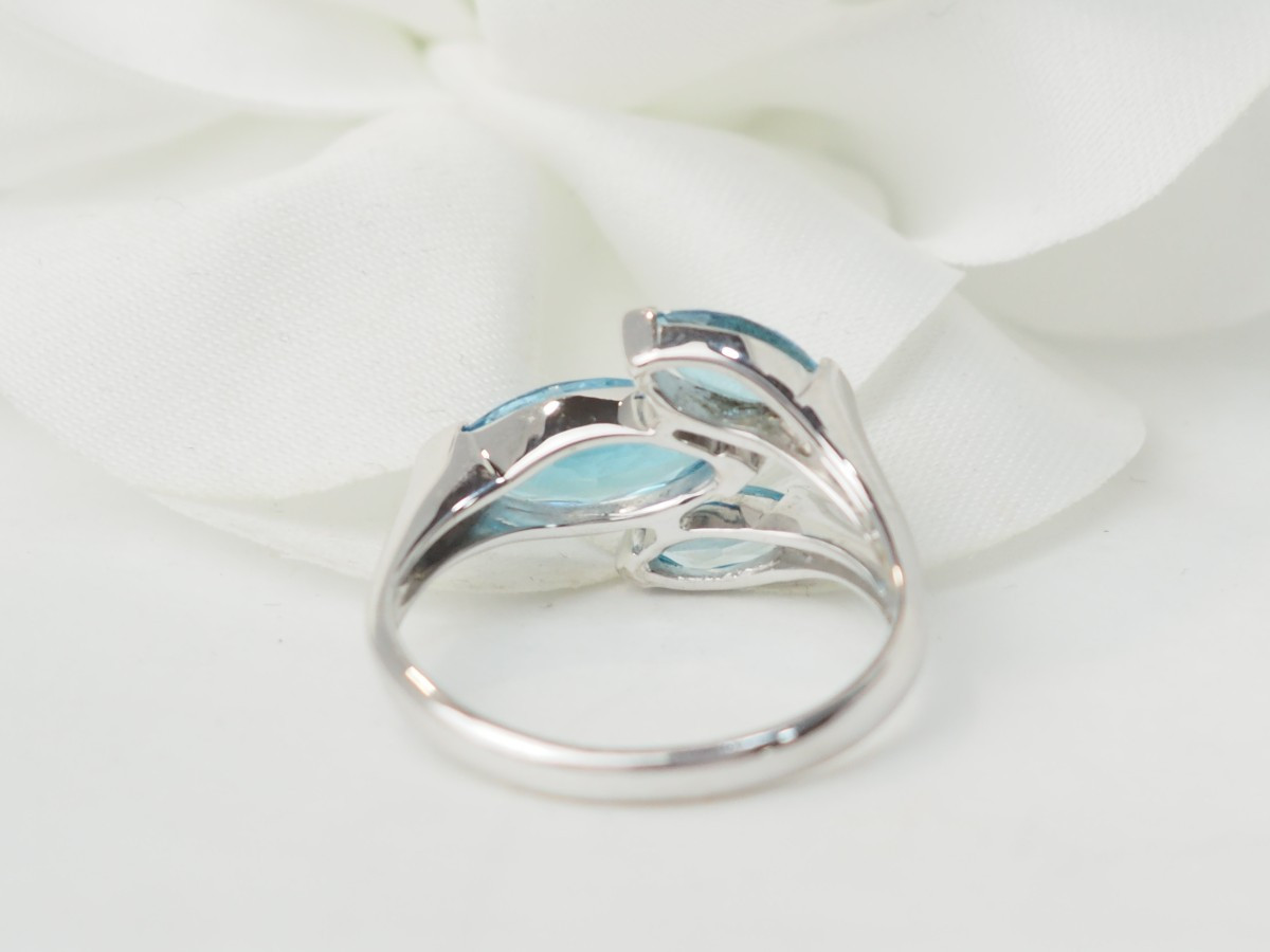 White Gold And Blue Topaz Ring-photo-2