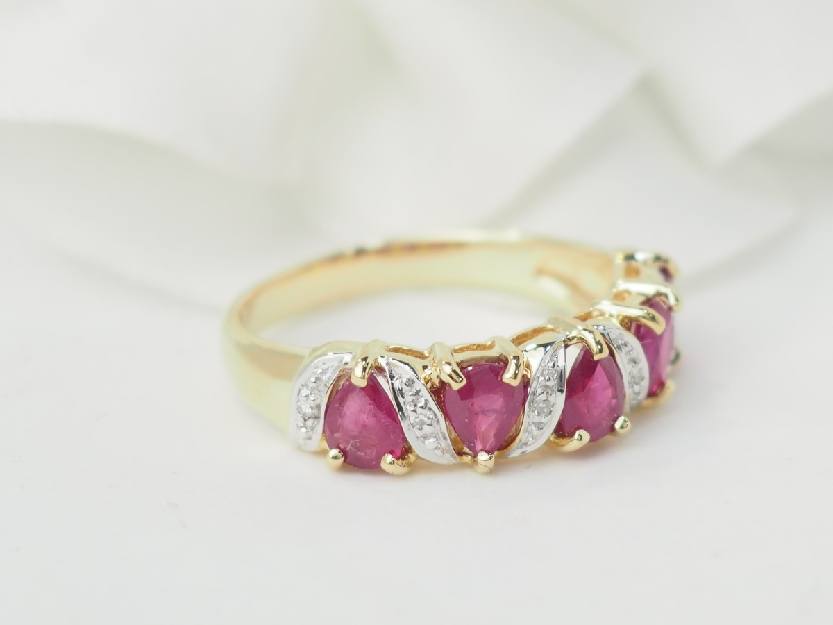 Bague en or jaune, rubis et diamants-photo-4