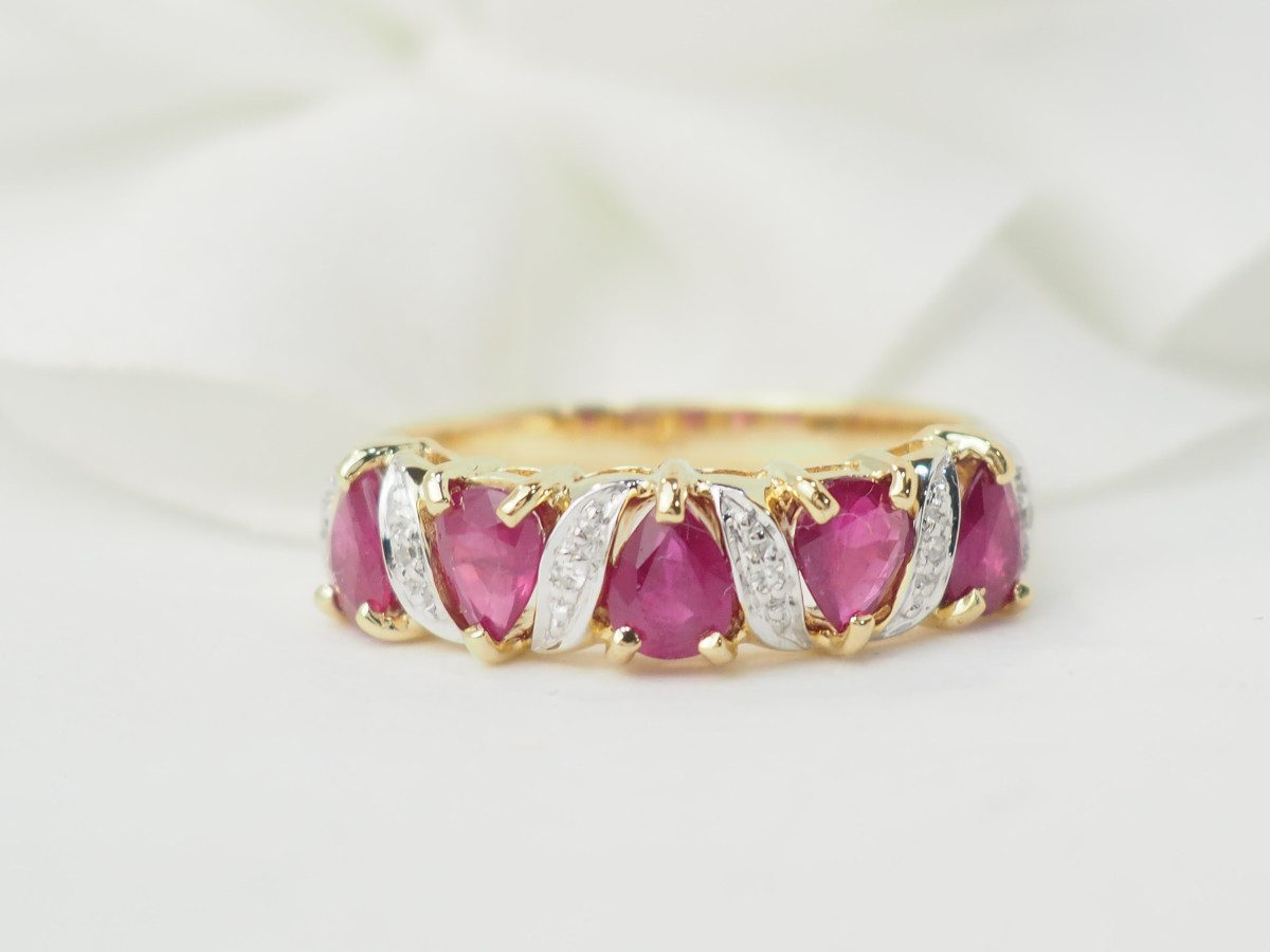 Bague en or jaune, rubis et diamants-photo-3