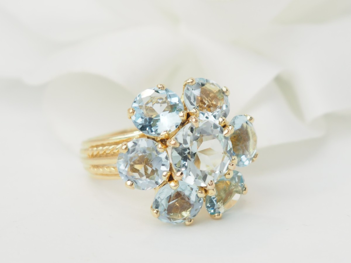 Antique Flower Ring In Yellow Gold And Aquamarines-photo-1