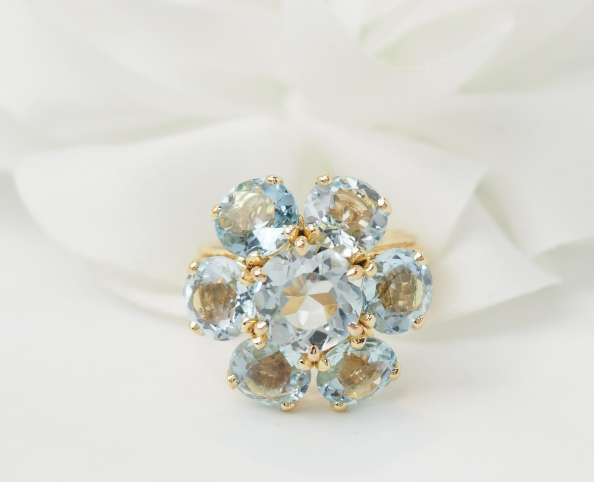 Antique Flower Ring In Yellow Gold And Aquamarines