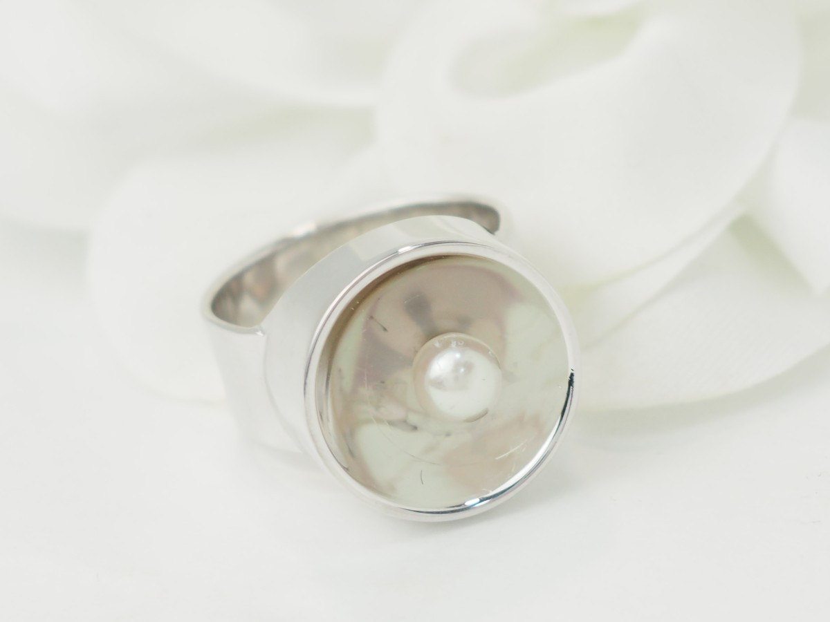 White Gold And Cultured Pearl Ring-photo-1