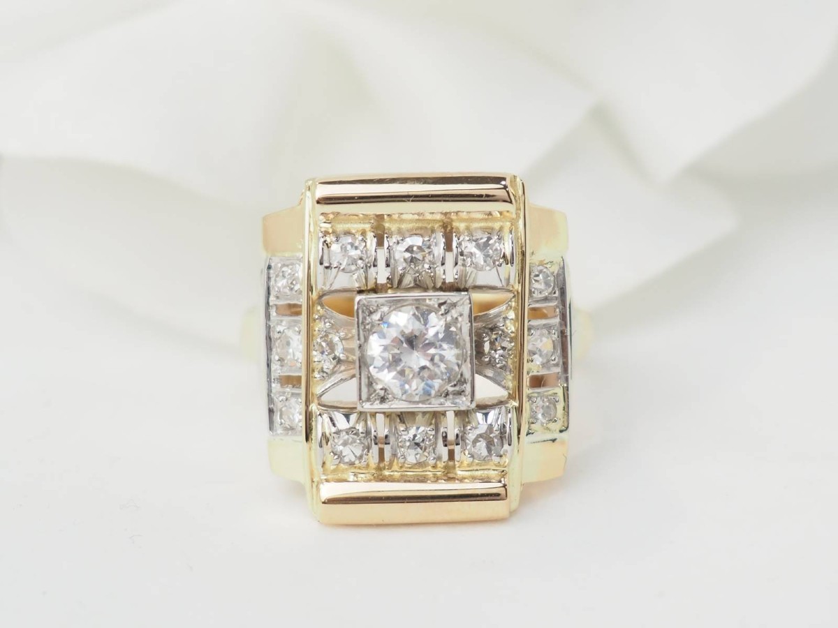 Tank Ring In Yellow Gold And Diamonds