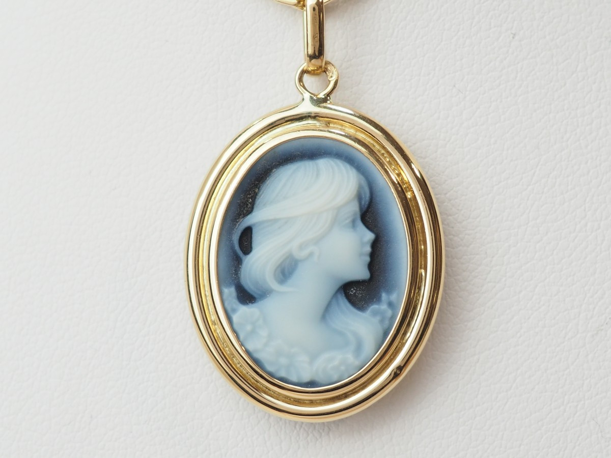 Yellow Gold Pendant With Cameo On Blue Agate -photo-2