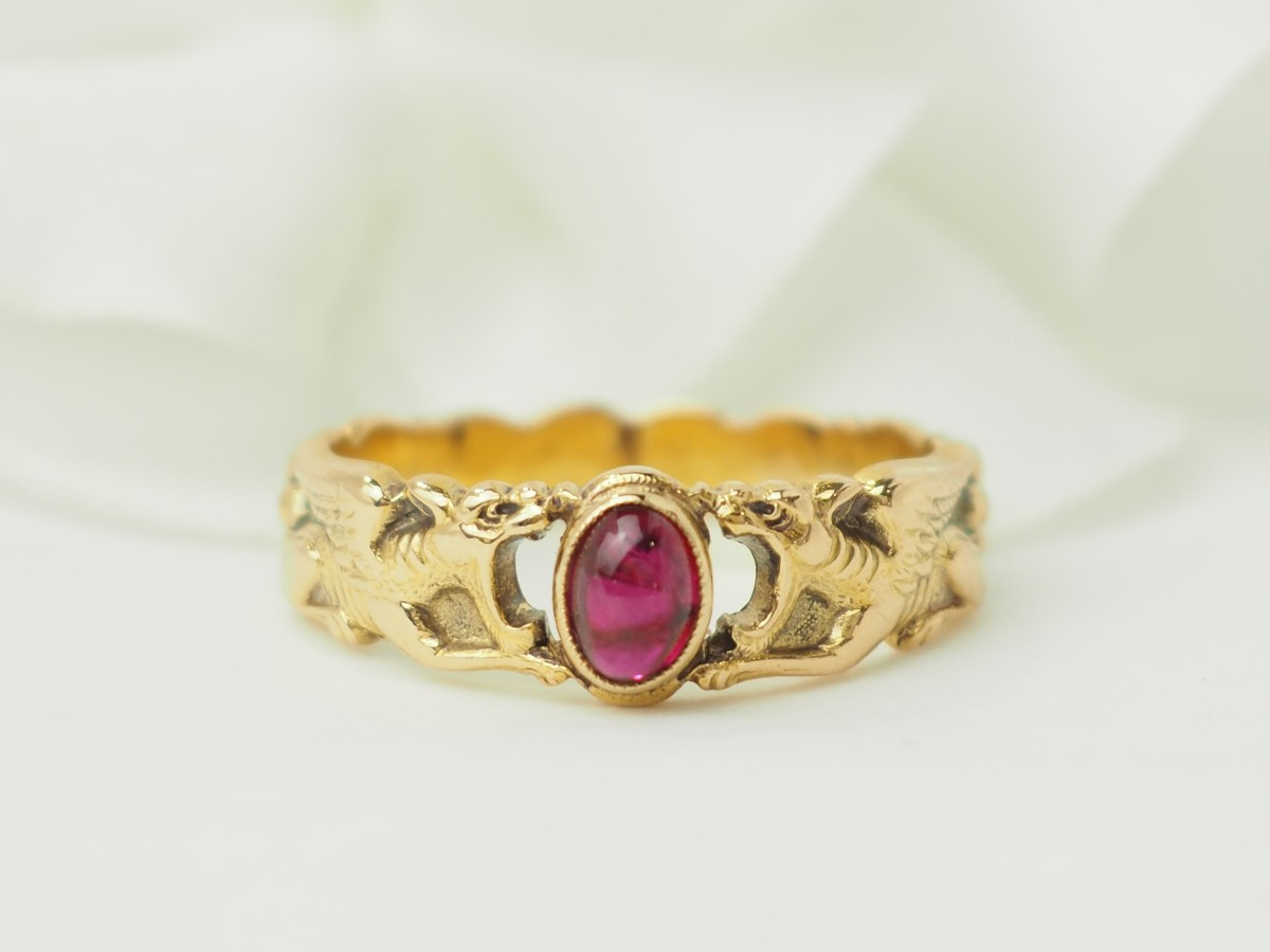 Bague ancienne en or jaune et rubis en cabochon-photo-2