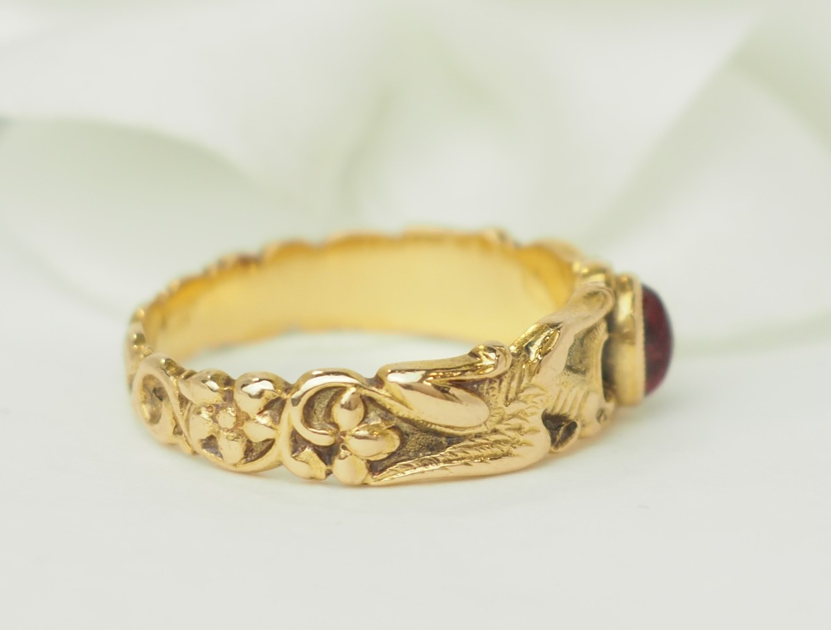 Bague ancienne en or jaune et rubis en cabochon-photo-3