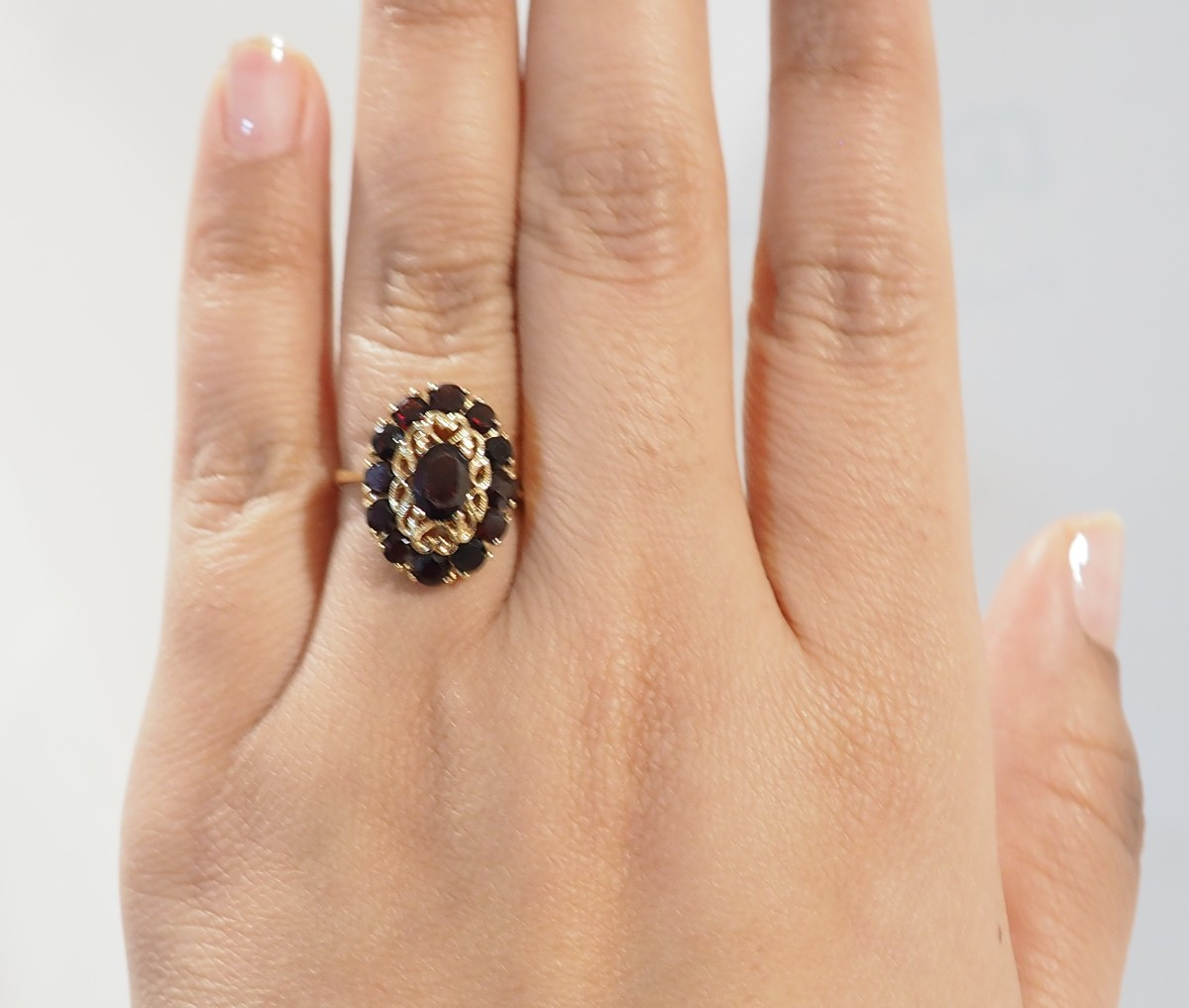 Vintage Ring In Yellow Gold And Garnets -photo-2