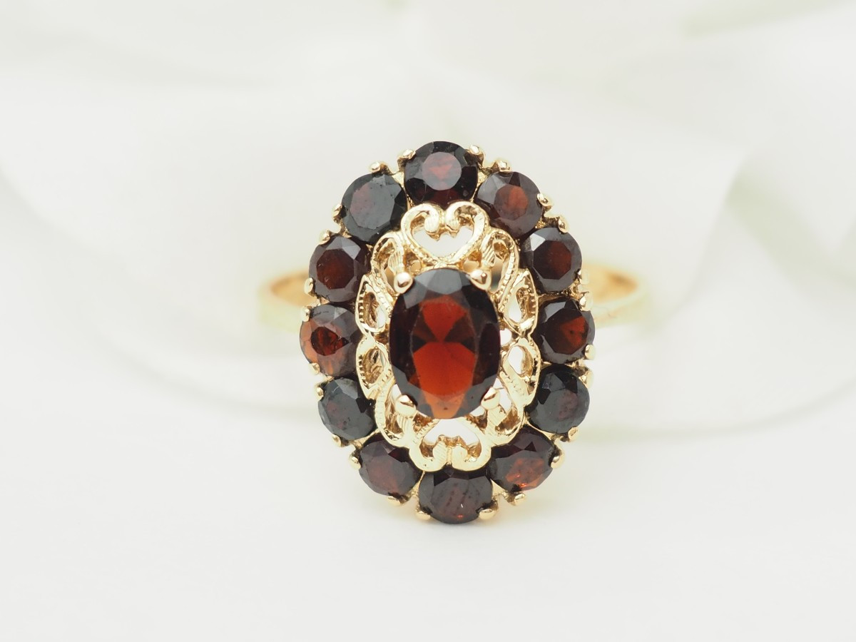 Vintage Ring In Yellow Gold And Garnets -photo-3