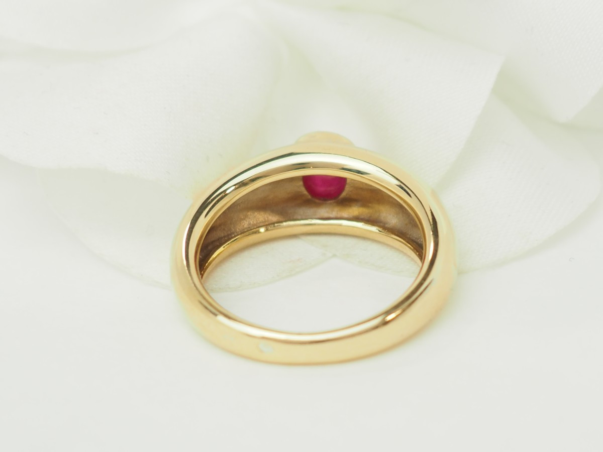 Bague jonc en or jaune et rubis en cabochon -photo-4