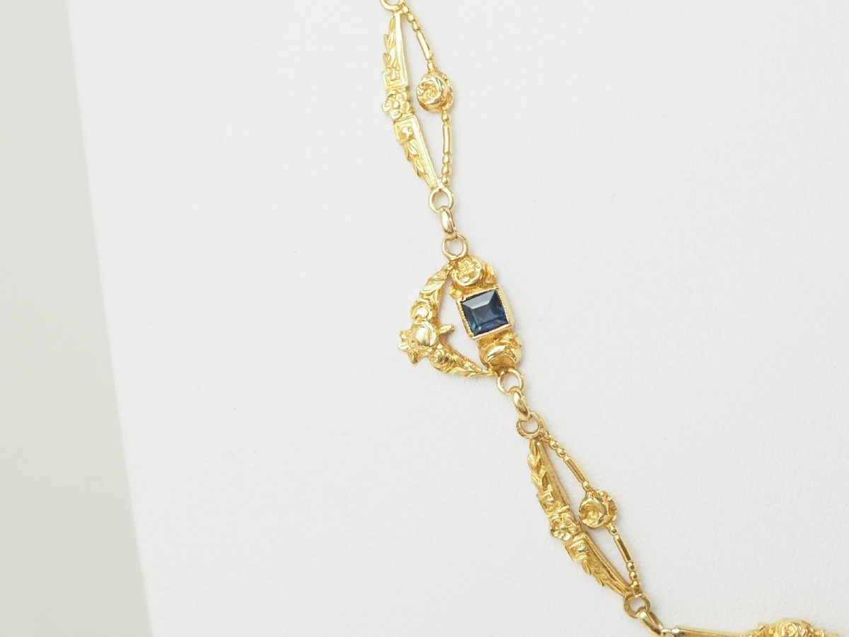 Collier Art Nouveau draperie en or jaune et saphirs -photo-3
