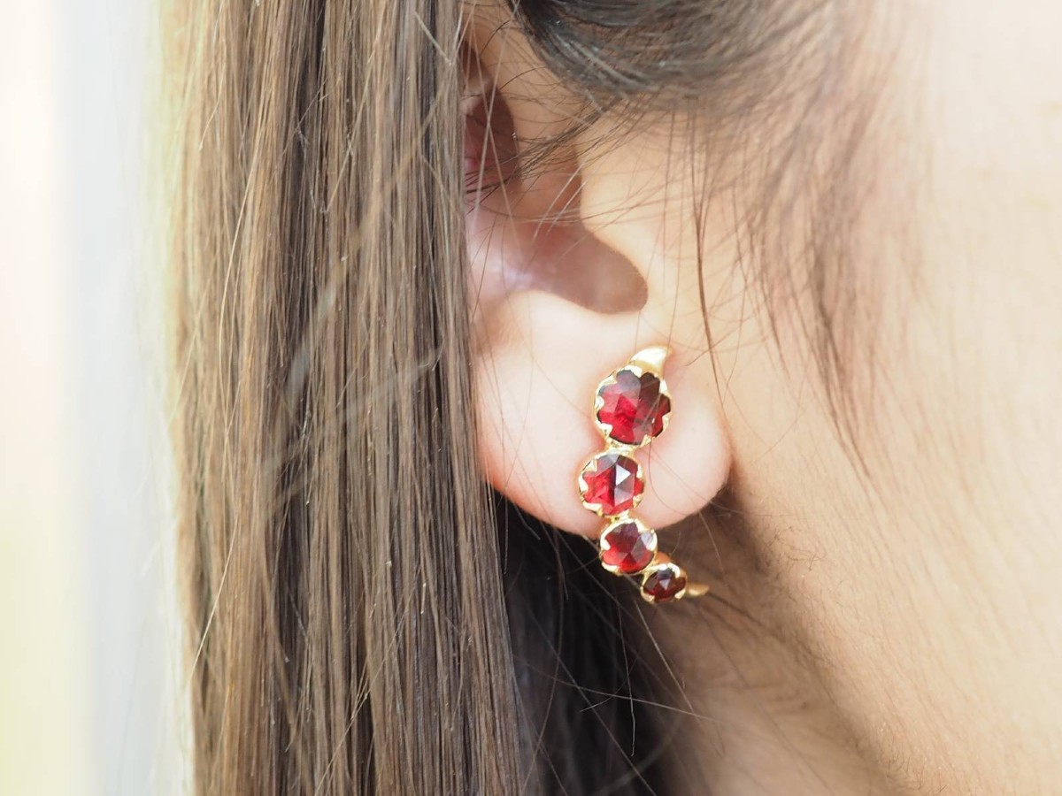 Perpignan Garnet Earrings In Yellow Gold-photo-2