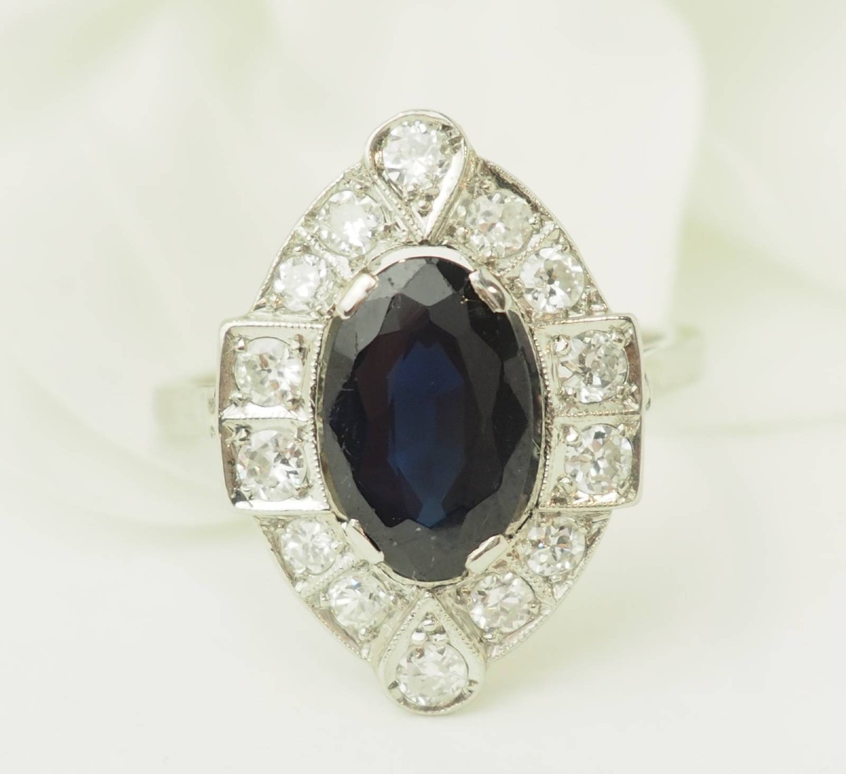 Platinum, Sapphire And Diamond Art Deco Ring-photo-3