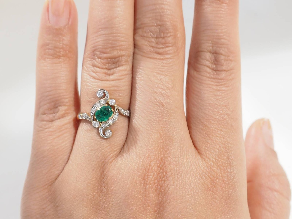 Art Nouveau Ring In Emerald Yellow Gold 0.60 Ct And Diamonds-photo-2