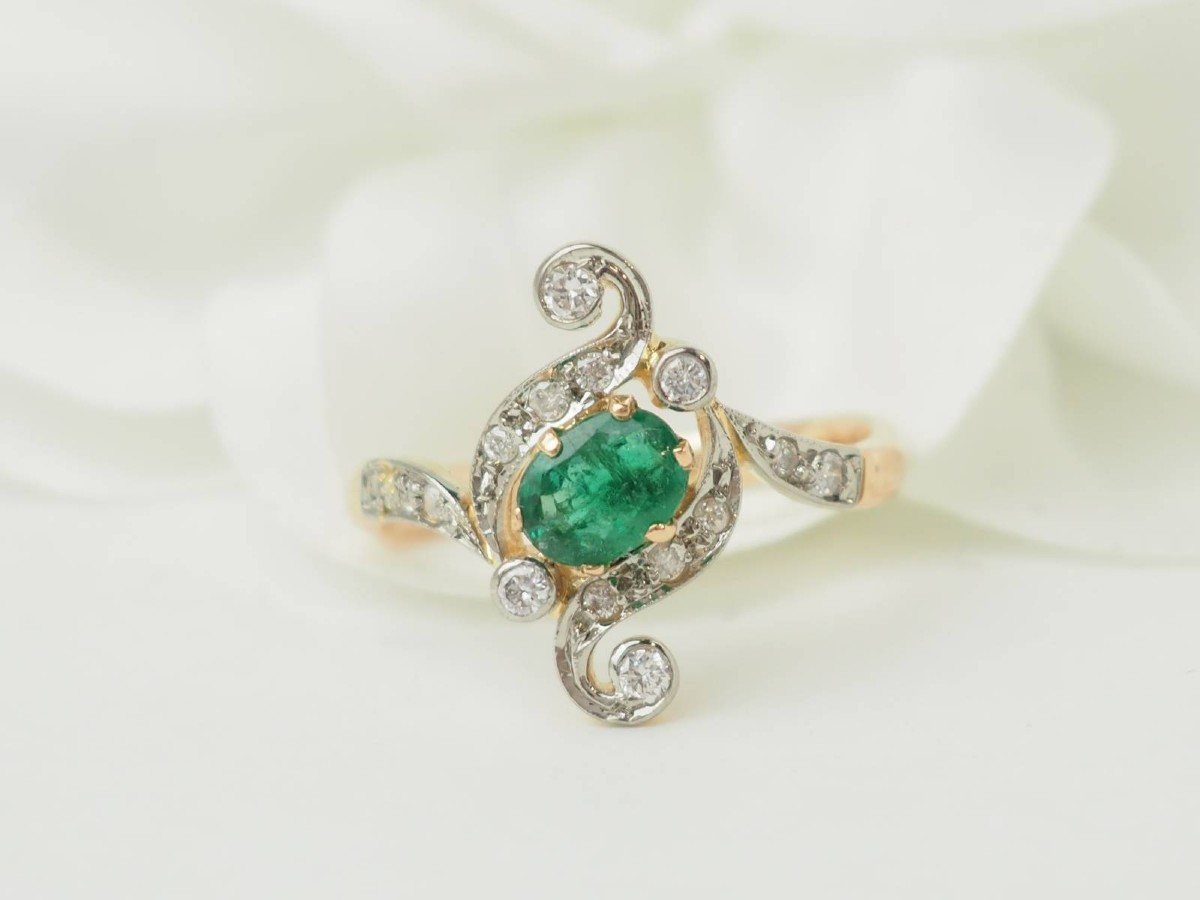 Art Nouveau Ring In Emerald Yellow Gold 0.60 Ct And Diamonds-photo-2