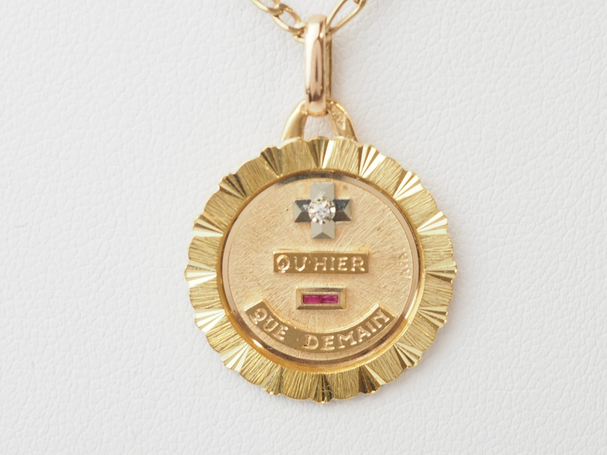 Augis Love Medal Pendant In Yellow Gold, Rubies And Diamonds-photo-3