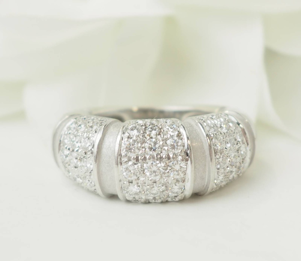 Bague Pavage Mauboussin Nadja en or blanc et diamants-photo-1