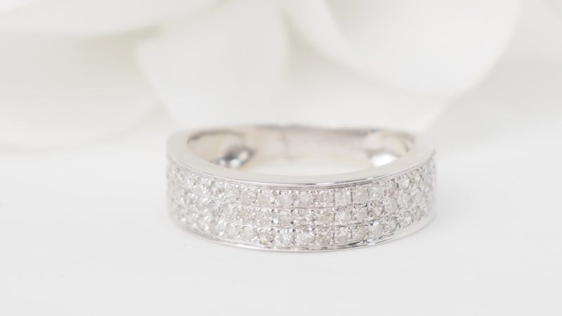 Ribbon Ring In White Gold And Diamonds-photo-2